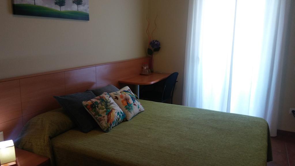 Hostal Sant Roc Botarell Exteriör bild